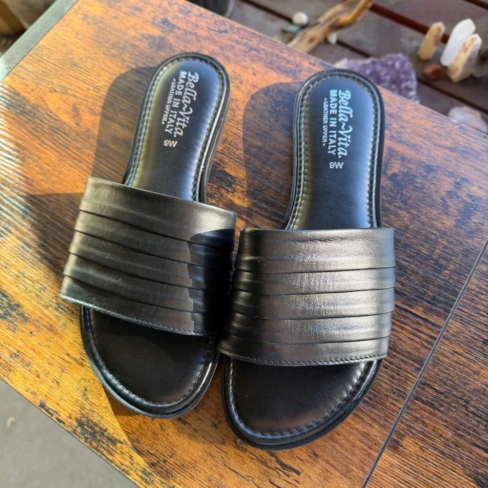 Bella Vita Black Leather Slide Sandals - Picture 3 of 4